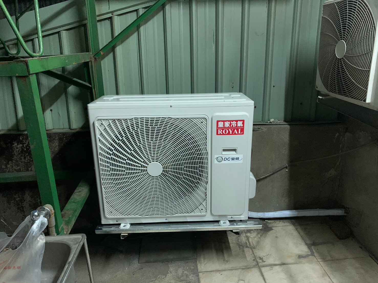 高雄冷氣安裝案例-立刻修到府服務幫王先生舒適迎夏的第2張圖片